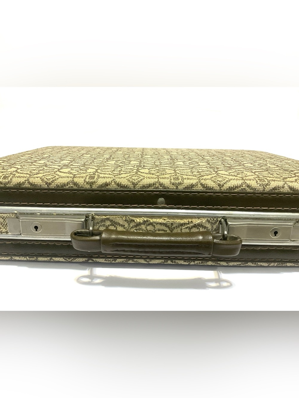 Vintage 1970’s Fabric Covered Briefcase - Picture 4 of 13